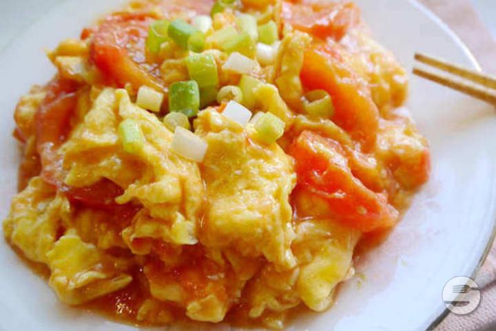 1105. Tomatoes sauteed with eggs - Palais Bonheur