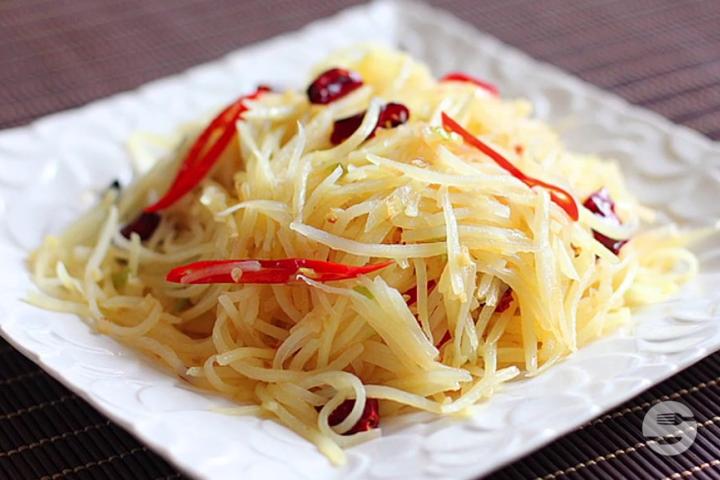 1108. Hot and sour shredded potatoes - Palais Bonheur
