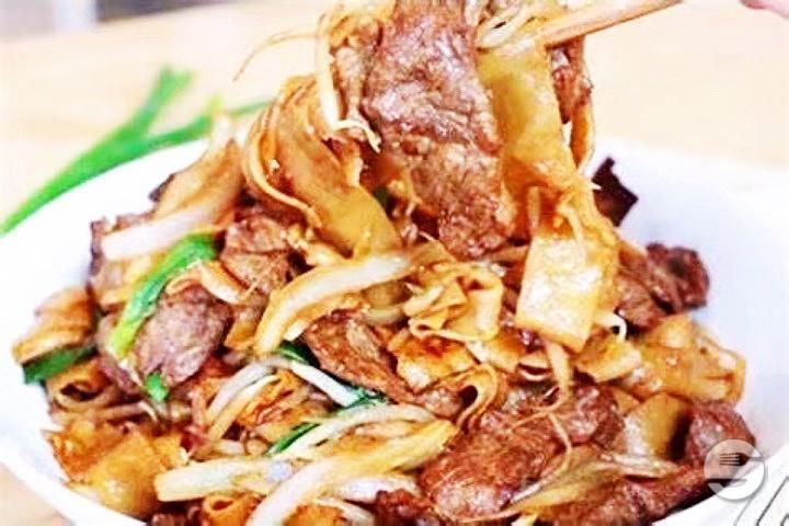 Nouilles de Riz Sauté au Bœuf - La Saison