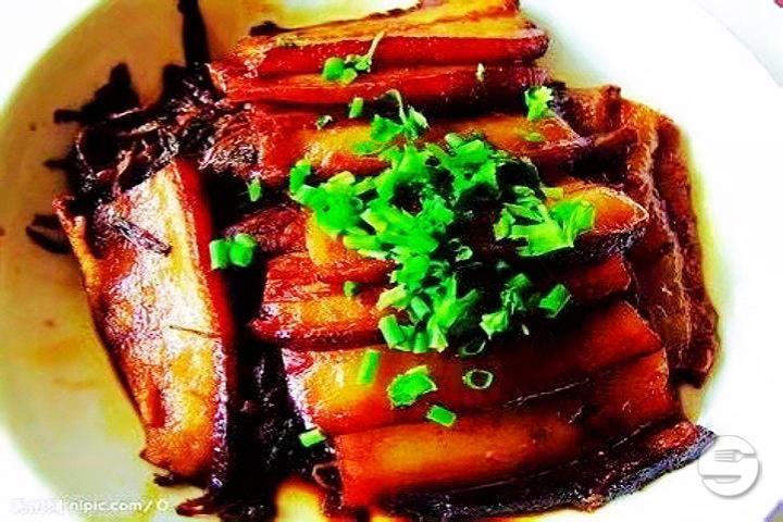 Porc et Mai caí braisé à la sauce brune - La Saison