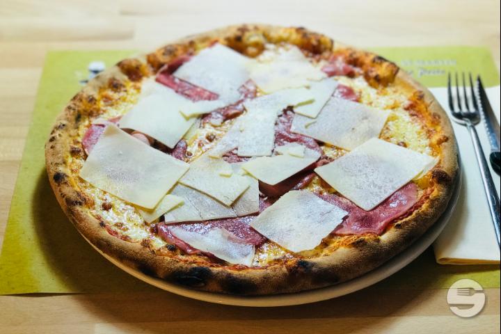 Pizza Carpaccio - Gasthof St-Martin