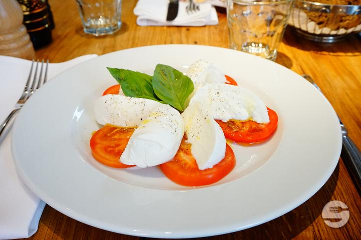 Insalata Caprese - Pizzeria Ristorante Molino