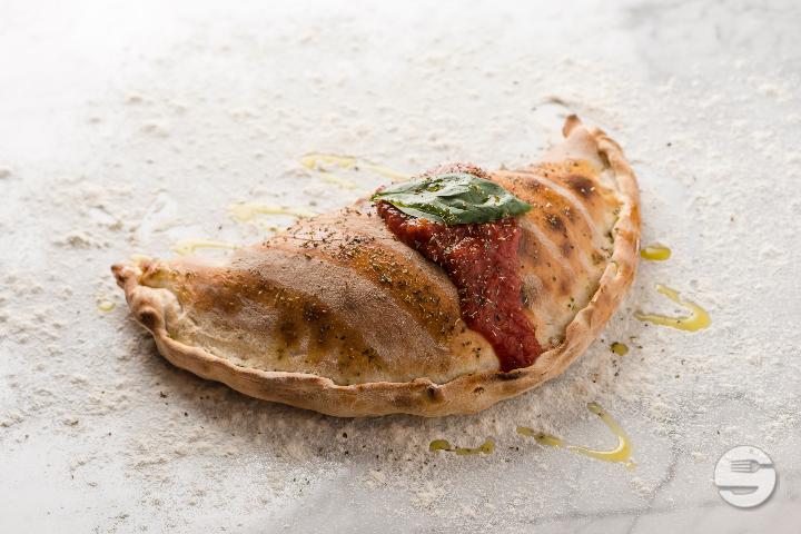 Pizza Calzone Ripieno - Pizzeria Ristorante Molino