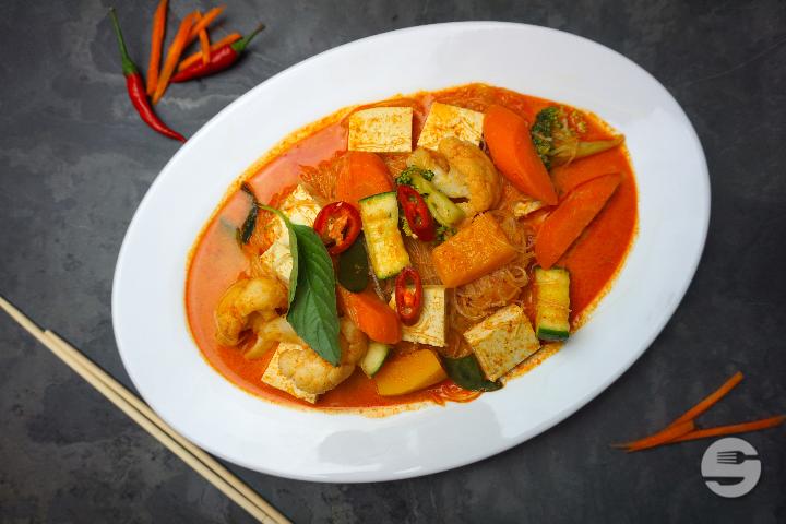 Rotes Curry mit Glasnudeln mit Fleisch nach Wahl - Fo Ke Kio