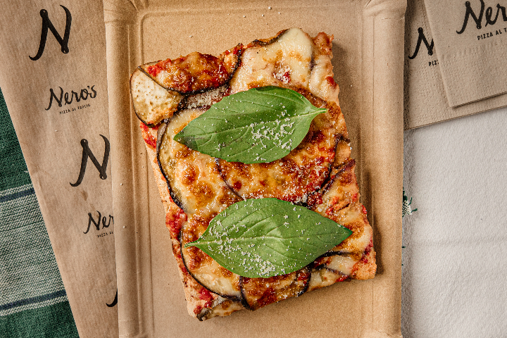Pizza Parmigiana di Melanzane - Nero's Pizza (Centre-ville)