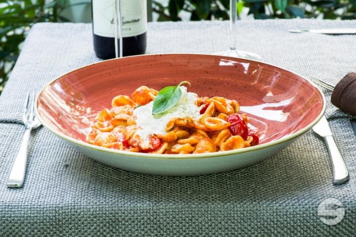 Orecchiette pomodoro e burrata - Karne