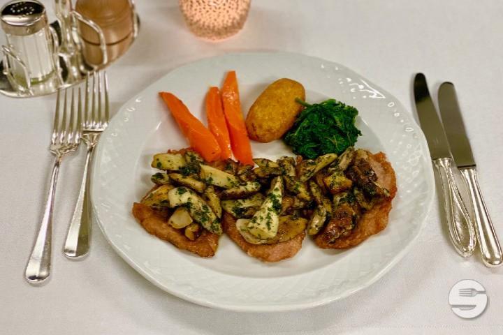 Piccata de Veau with Boletus Mushrooms - Restaurant Roberto