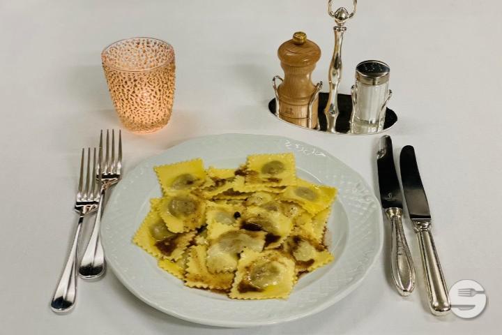 Braised Venison Ravioli - Restaurant Roberto