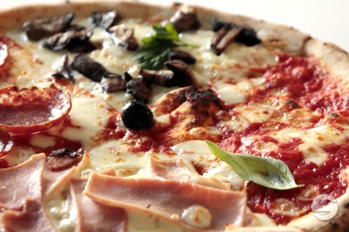 Pizza Quattro Stagioni - Amici