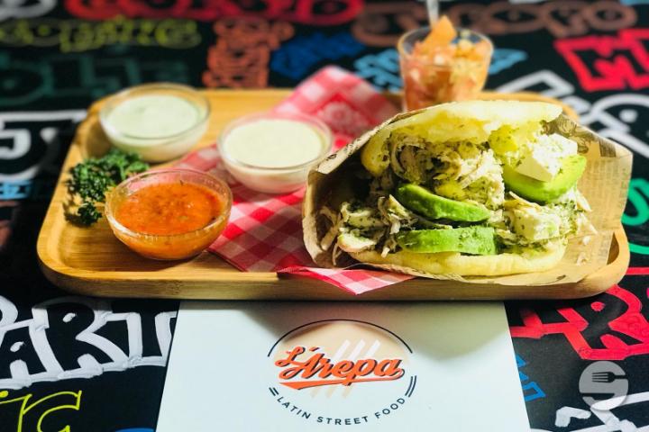 Reina Pepiada - L'Arepa - Latin Street Food