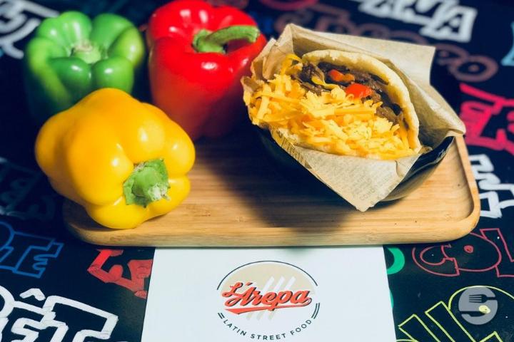 Arepa Pelua - L'Arepa - Latin Street Food