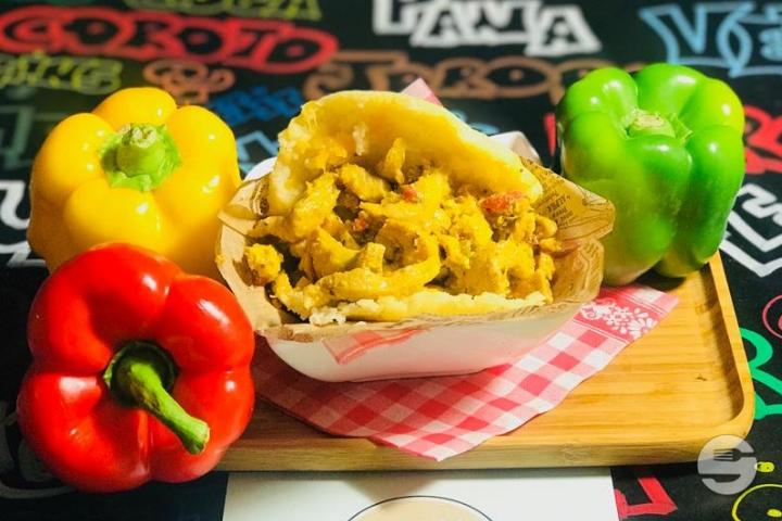 Arepa Pollo - L'Arepa - Latin Street Food