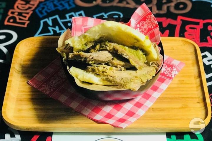 Arepa Pernil - L'Arepa - Latin Street Food