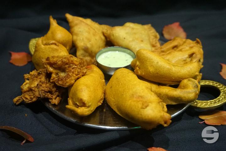 Mixed appetizers - Mahajara Curry