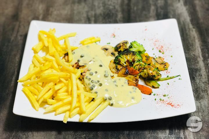 Saumon grillé aux légumes et sauce à la moutarde - Five