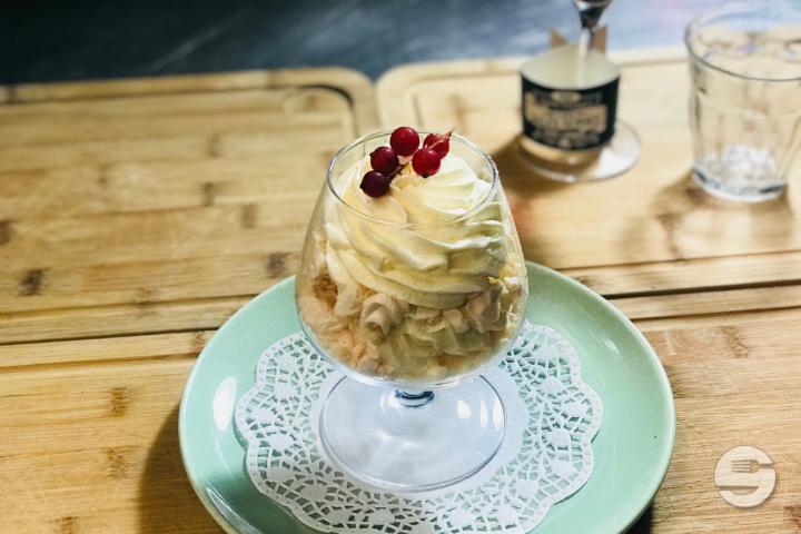 Meringue with Gruyère double cream - Les Sales Gosses