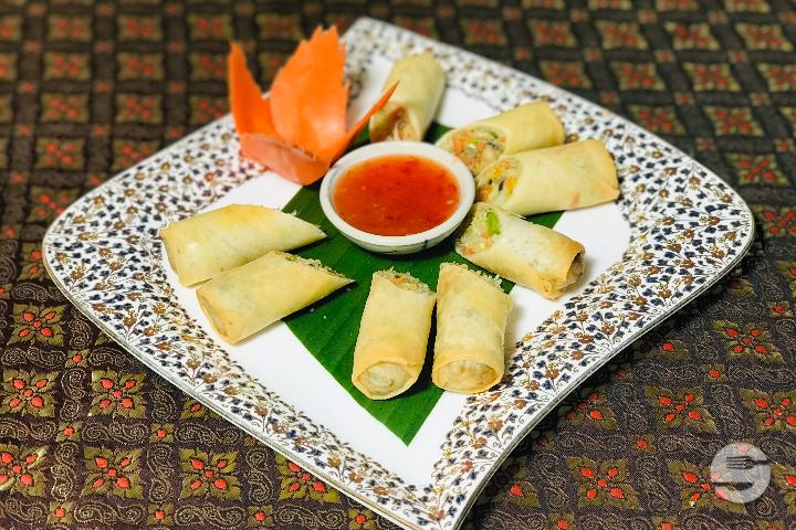5. Chicken Spring Rolls - Lanna Thaï