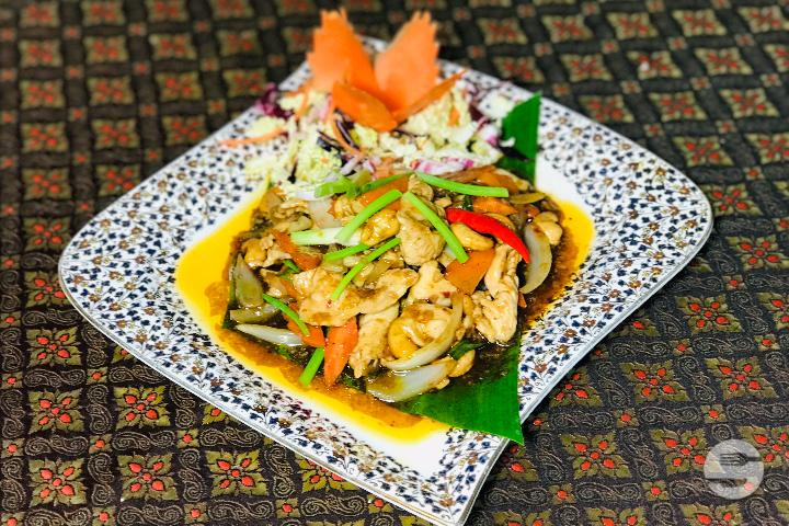 43. Fried Shrimps with Cashew Nuts - Lanna Thaï