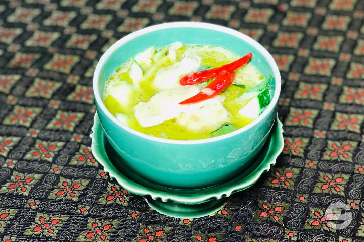 47. Green Curry Pangasius with Coconut Milk - Lanna Thaï