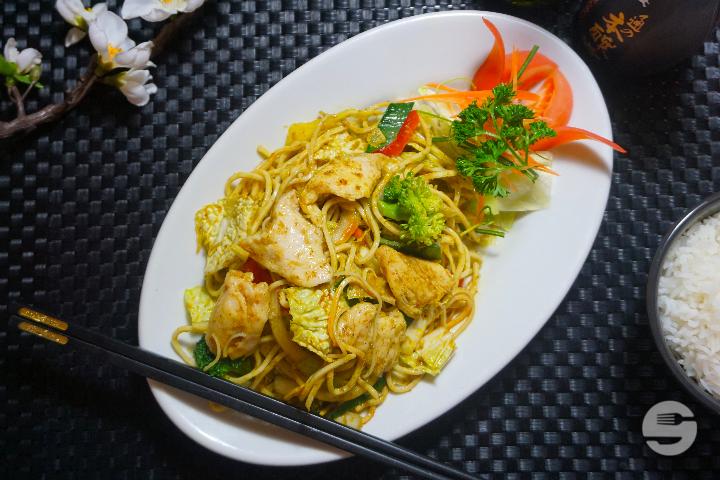 Fried noodles Curry Menu - China Restaurant Alin