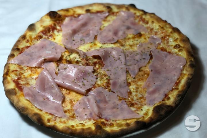 Prosciutto Cotto - Cool Restaurant Burger & Pizza