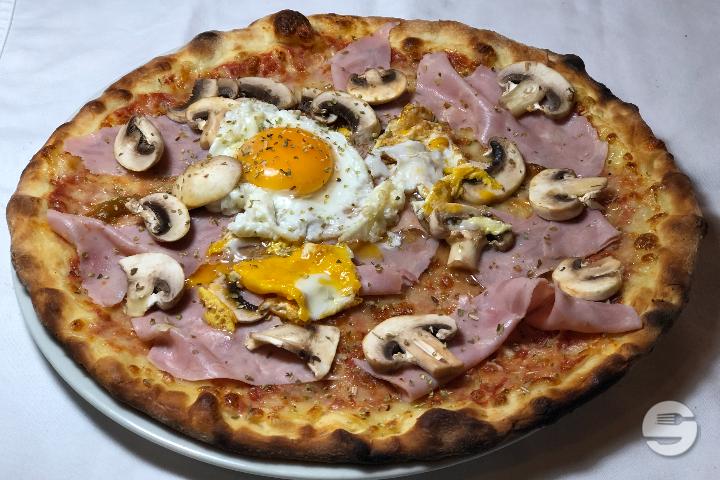 Capricciosa - Cool Restaurant Burger & Pizza