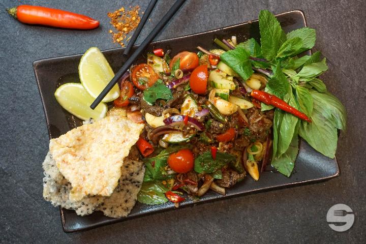 Spicy Grilled Beef Salad (pikant) - Asiaway