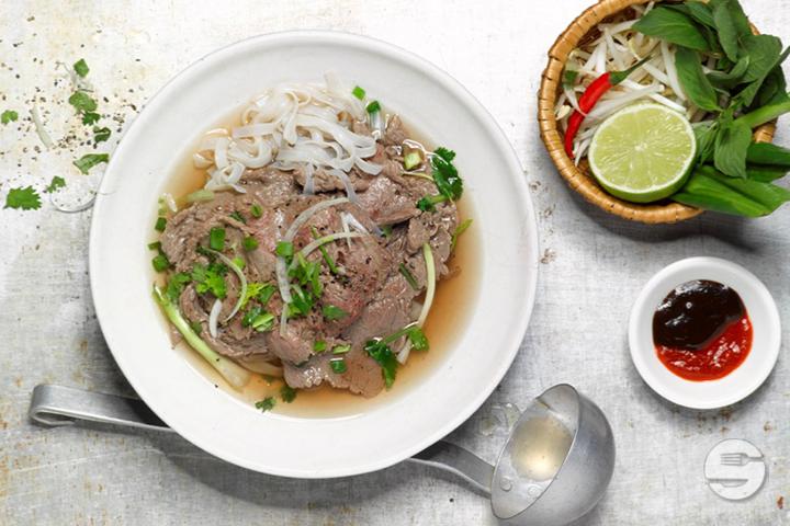 Beef Noodle Soup mit Beilage nach Wahl - Asiaway
