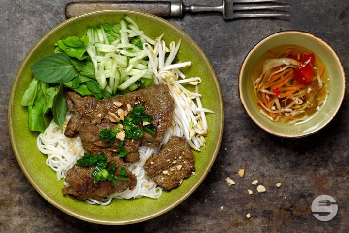 Beef Lemongrass with Rice Noodles - Asiaway