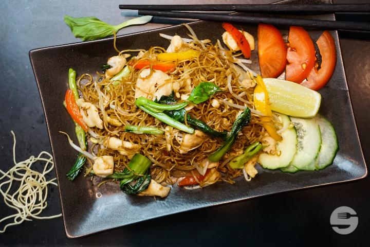 Chicken Lemongrass w. Rice Noodles - Asiaway