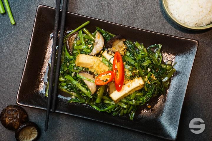 62. Morning Glory with Tofu and Shiitake Mushrooms - Asiaway