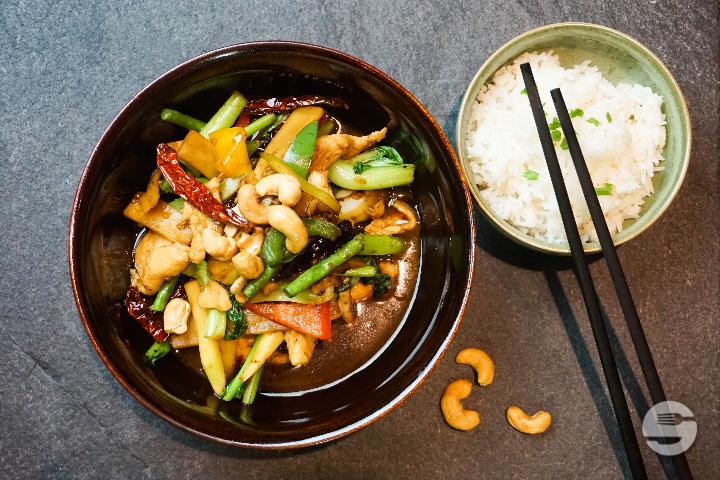 64. Chicken Cashew Nuts - Asiaway
