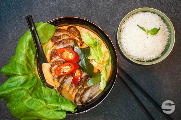 93. Panaeng Curry mit Beilage nach Wahl - Asiaway