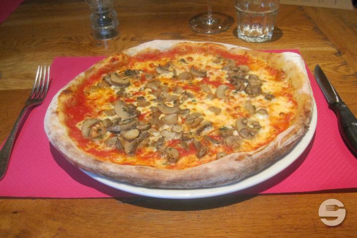Pizza Funghi - Restaurant La Forêt
