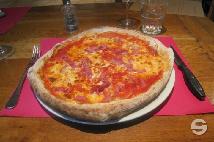 Pizza Prosciutto - Restaurant La Forêt