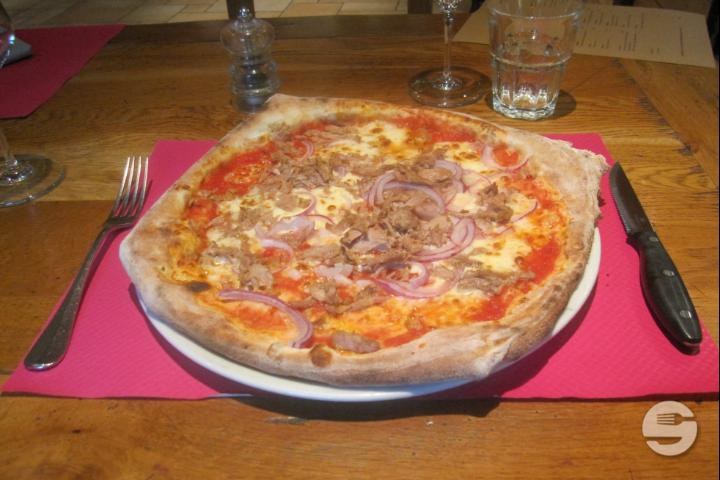 Pizza Tonno - Restaurant La Forêt