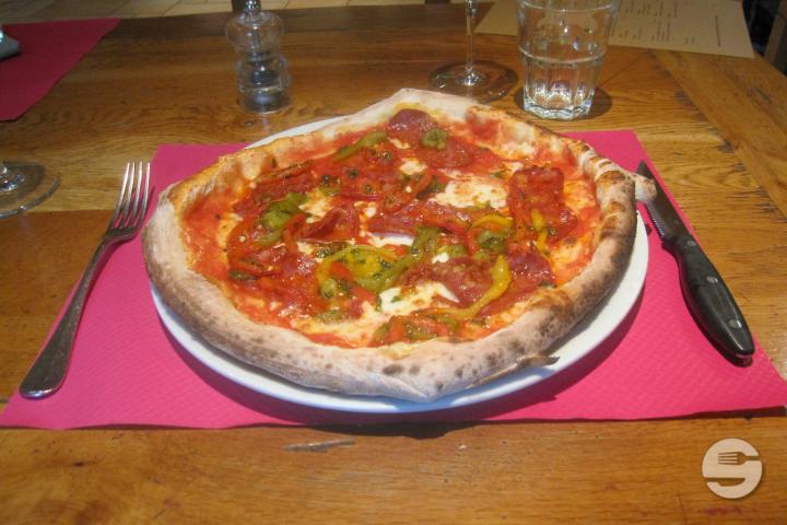 Pizza Calabrese - Restaurant La Forêt