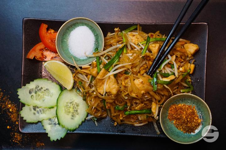 Pad Thai Chicken (spicy) - Asiaway