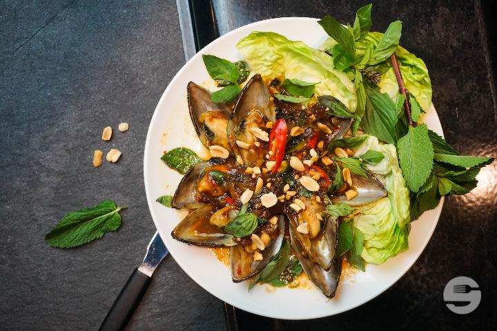 Green Shell Mussels with Basil and Tamarind Sauce - Asiaway