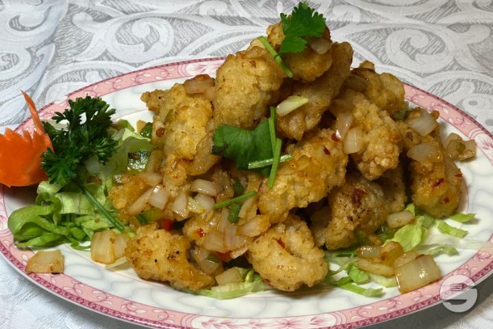 F07 Squid with Salt and Pepper - Le Fleuve d'Or