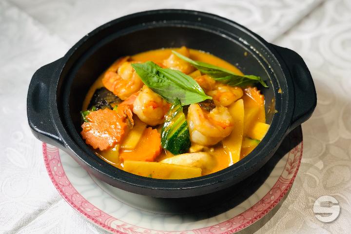 C02 Shrimps Red Curry with Coconut Milk - Le Fleuve d'Or