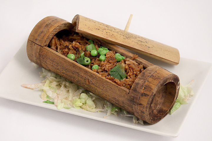 S07 Steamed Rice With Chicken in the Bamboo - Le Fleuve d'Or