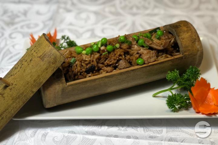 S07 Steamed Rice With Chicken in the Bamboo - Le Fleuve d'Or