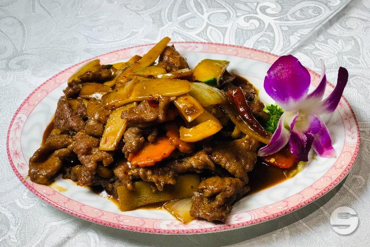 B05 Sichuan Beef - Le Fleuve d'Or