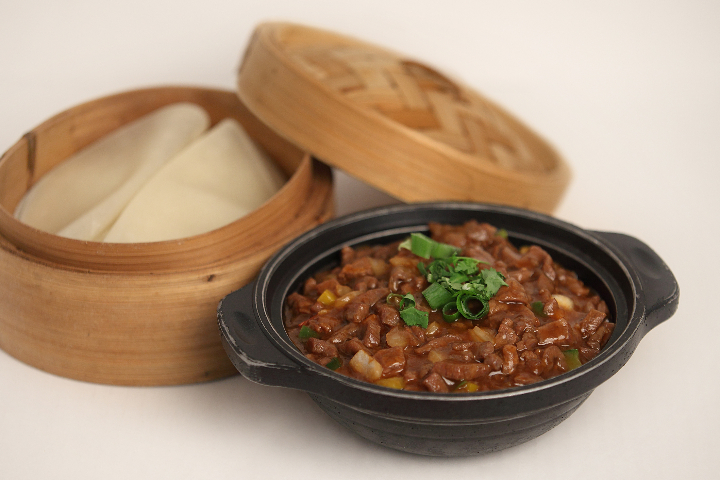 B12 Ground Beef with Homemade Sauce and Crepes - Le Fleuve d'Or