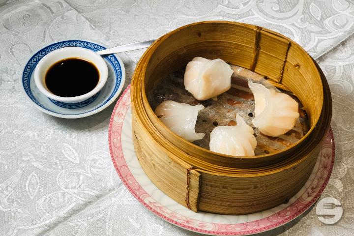 24. Steamed Shrimps Dumpling - Le Fleuve d'Or