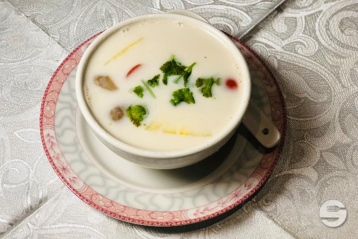 06. Chicken with Coconut Milk Soup - Le Fleuve d'Or