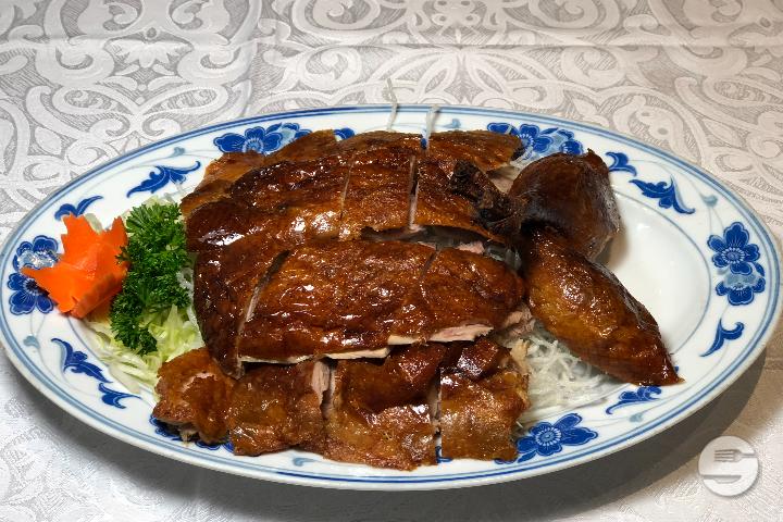 Lacquered Duck Small Menu for 2 - Le Fleuve d'Or