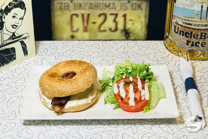 Bagel Fromage frais et Bacon - Happy Days Diner