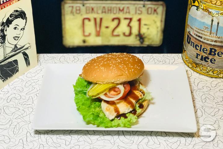 Chickenburger - Happy Days Diner